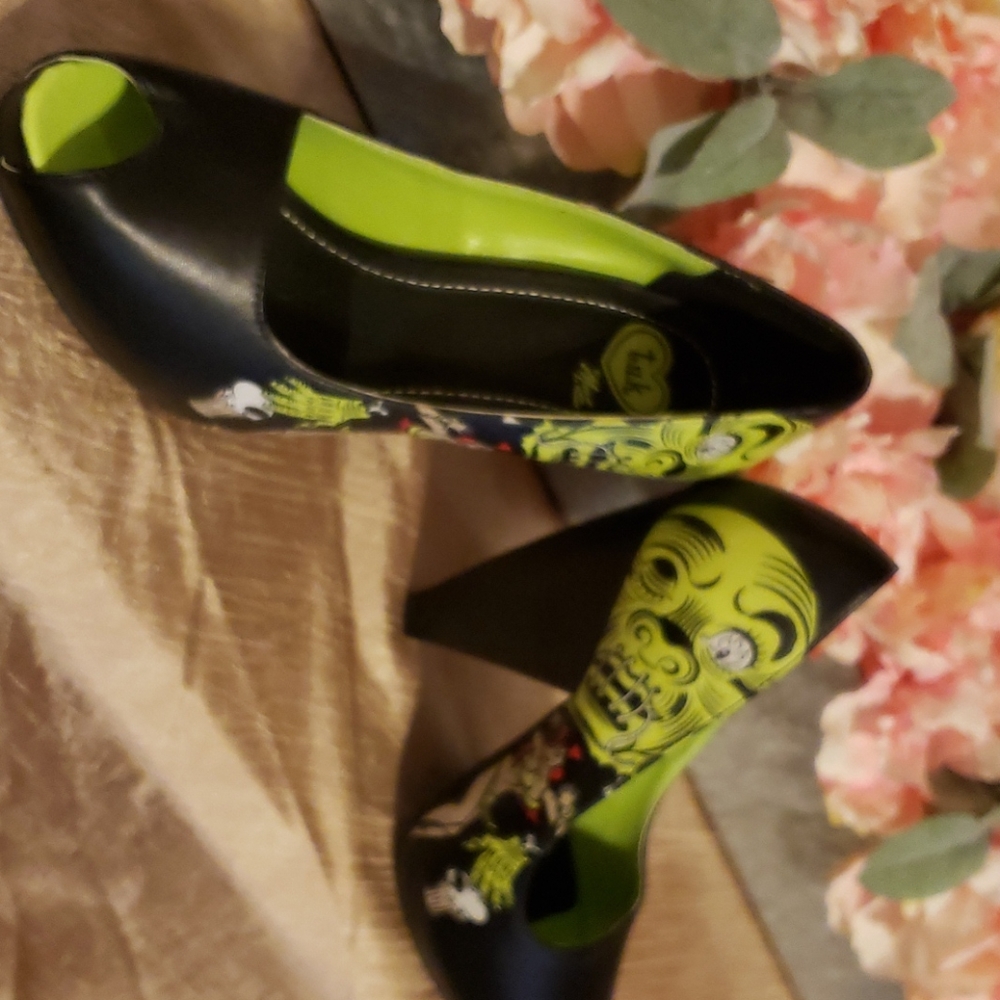 NEW SKULL with Sexy Lady pattern Heels